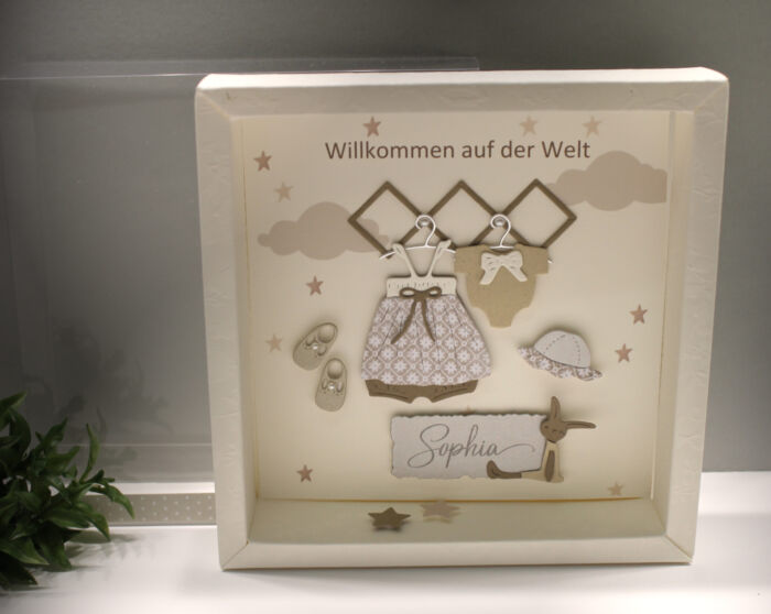 Geschenkschachtel als Rahmen zur "Geburt" Mädchen mit transparentem Schiebedeckel, personalisiert, Design 8027 – Bild 2