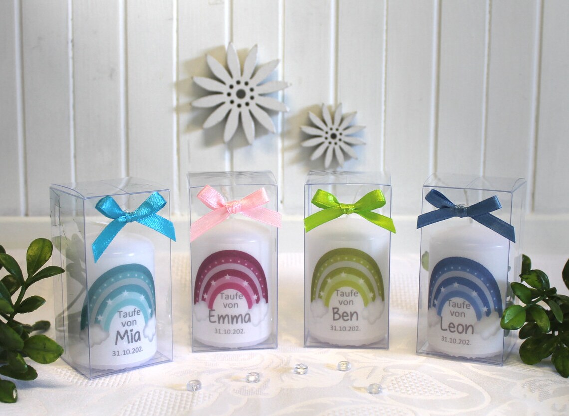 Gastgeschenk Kerze "Regenbogen" wahlweise im Organzasäckchen oder in der Geschenkschachtel mit Schleife Design 210