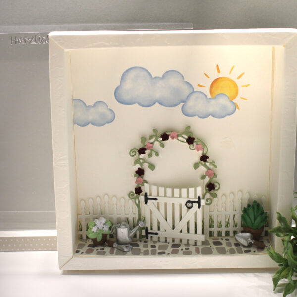 Geschenkschachtel als Rahmen zum Geburtstag "Garten" mit transparentem Schiebedeckel, Design 8032