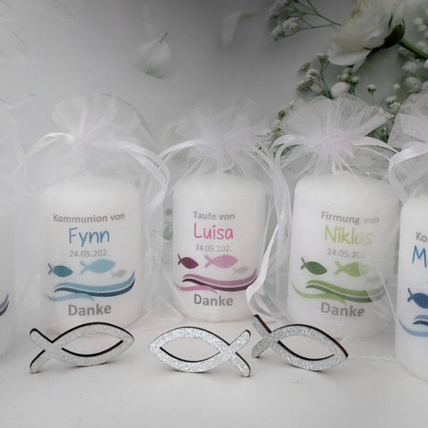 Gastgeschenk Kerze "Welle mit Fisch" wahlweise im Organzasäcken oder in der Geschenkschachtel Design 212