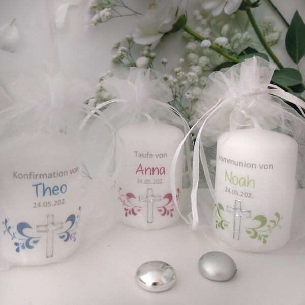 Gastgeschenk Kerze „Kruz mit Strassstein“ im Organzasäckchen, zum kleinen Preis! Design 312
