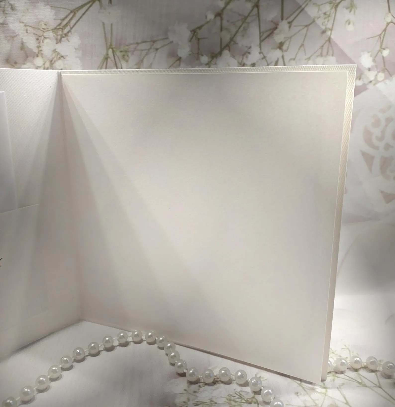 Hochzeitskarte mit blauem Blumenkranz – Glückwunschkarte zur Hochzeit, florale Karte mit Schleife, Design 172 – Bild 3